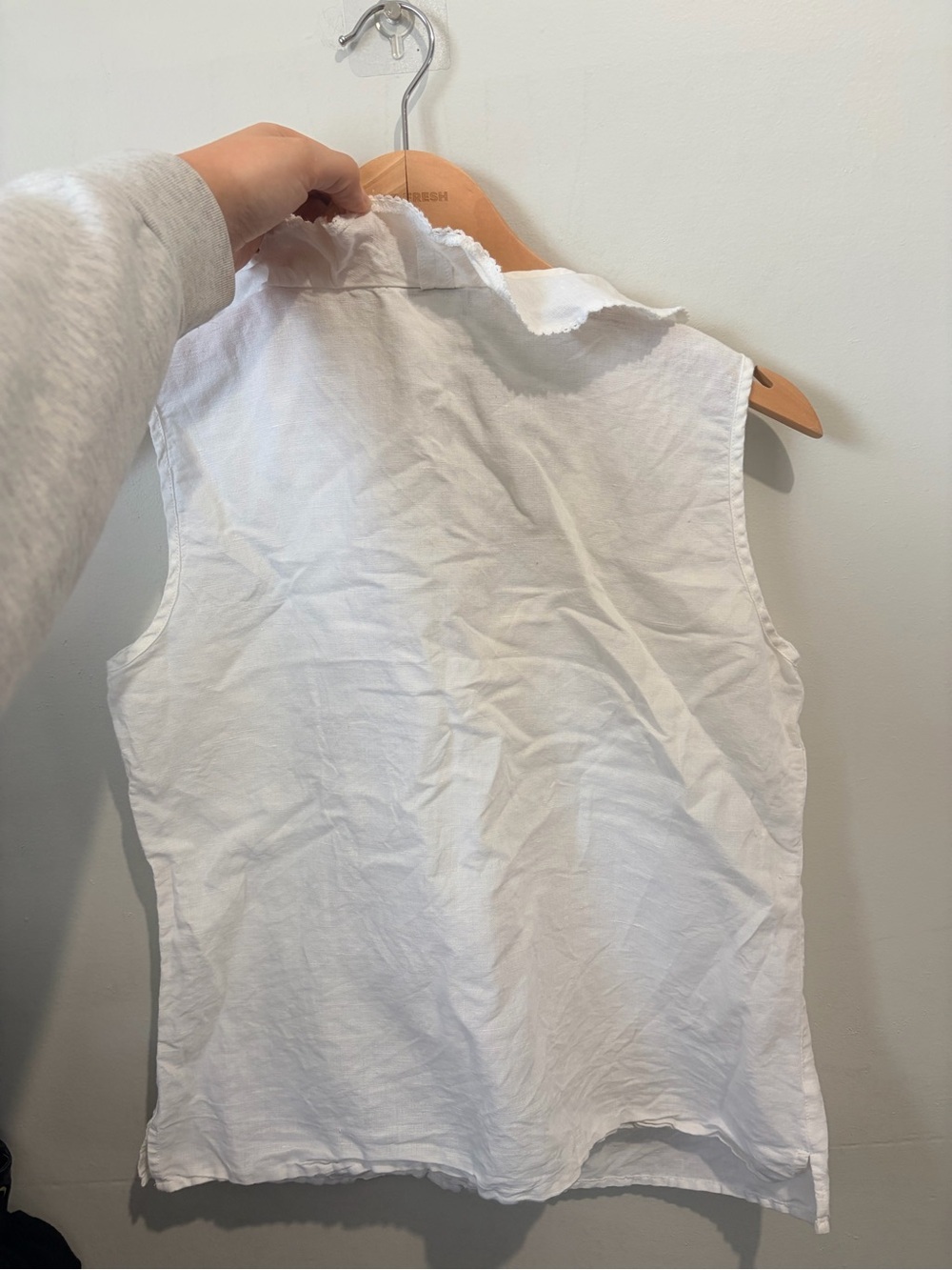 Vintage White Linen Blend Sleeveless Blouse 10 Ruffle Collar Cottagecore - Picture 5 of 7